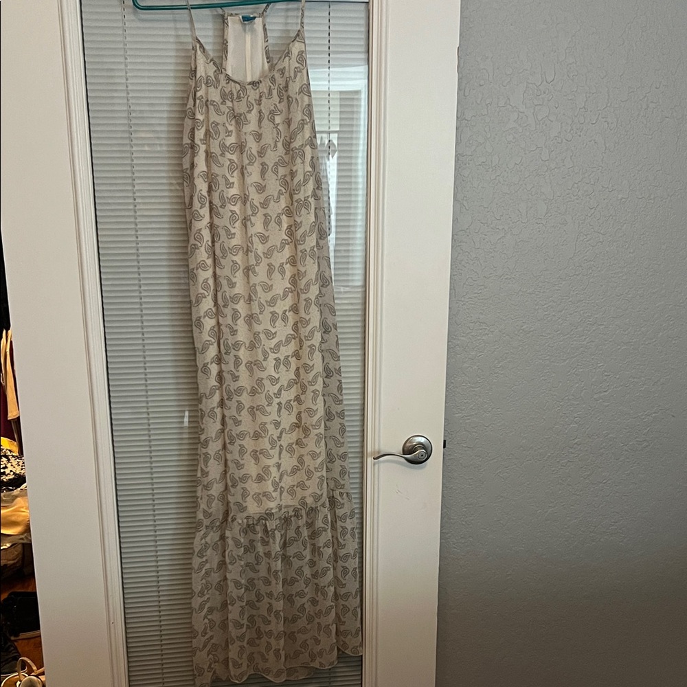 Elegant Cream Maxi Dress with Paisley Print